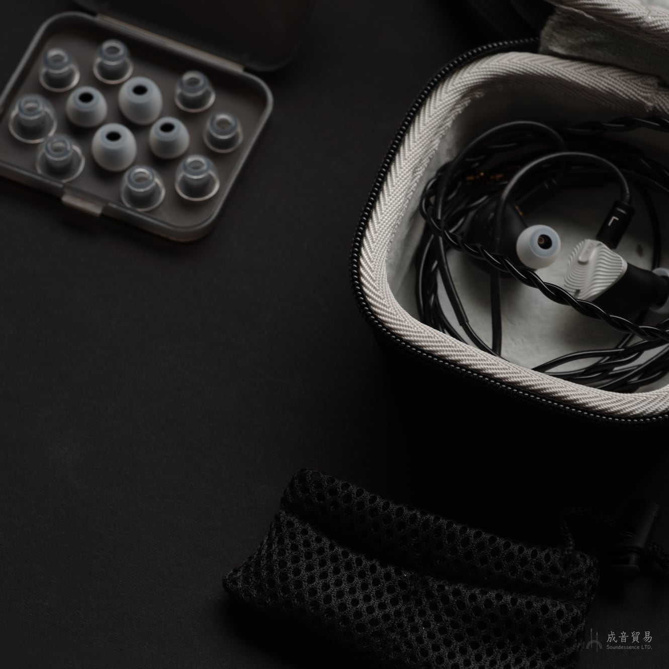 Yu9 Que hybrid in-ear monitor, photo 8 of 8